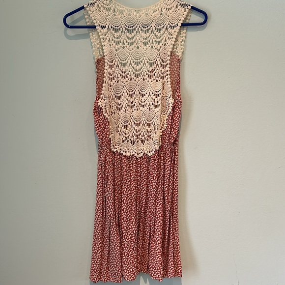 Forever 21 floral dress with lace back - Picture 3 of 4